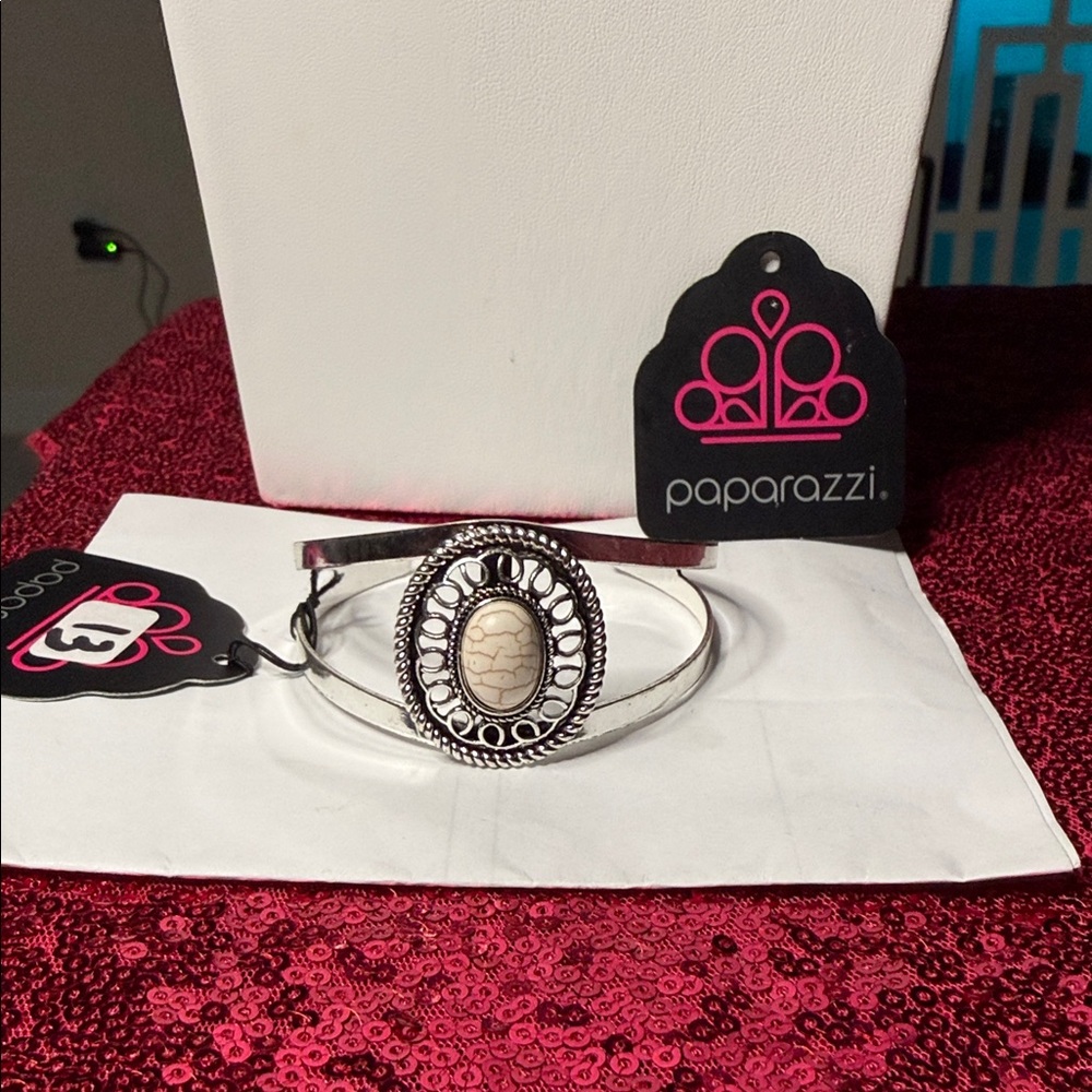 Paparazzi Silver Cuff Bracelet with White Crackle Oval Stone